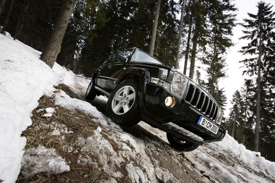  Jeep Grand Cherokee 2005 года  (фото 16 из 133)